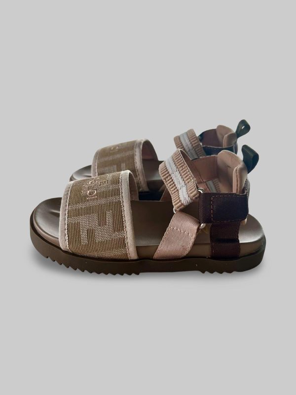 FENDI SANDALEN