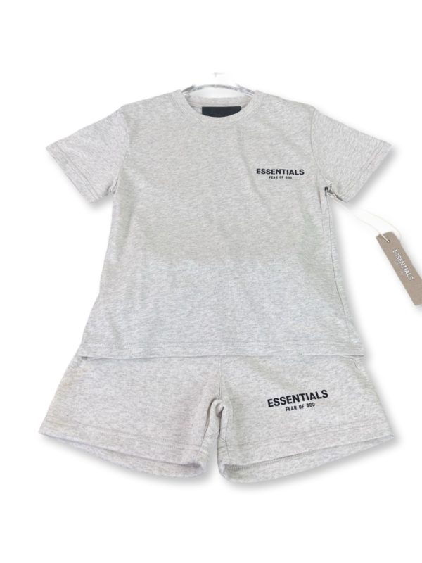 Fear of God Essentials zomer set