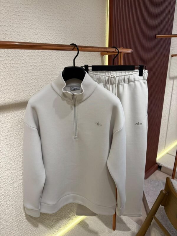 Alo Accolade 1/4 Zip Tracksuit heather grey